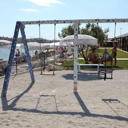 Dinka Διαμέρισμα Τρογκίρ