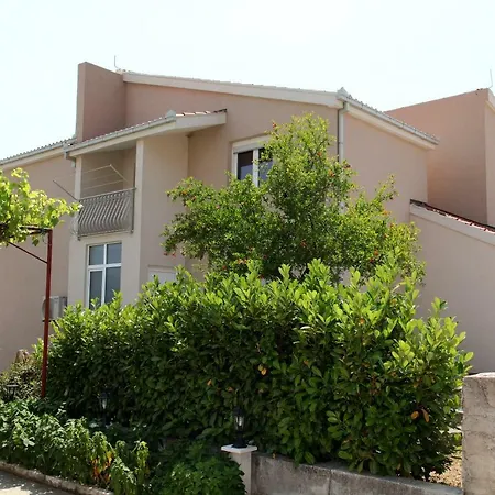 Dinka Διαμέρισμα *